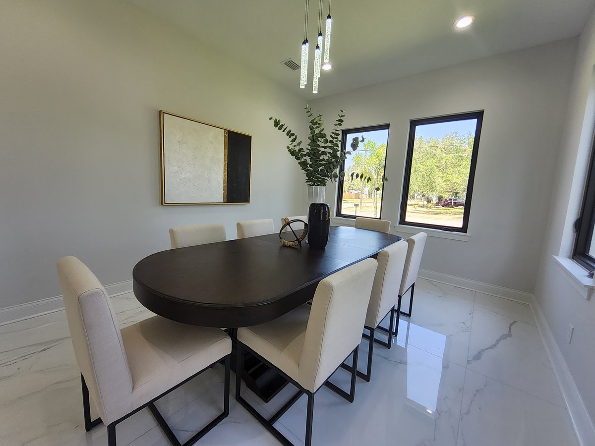 Tampa Luxury, Lois formal dining room